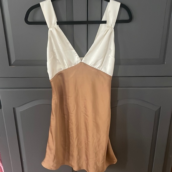 Abercrombie & Fitch Dresses & Skirts - Abercrombie satin dress